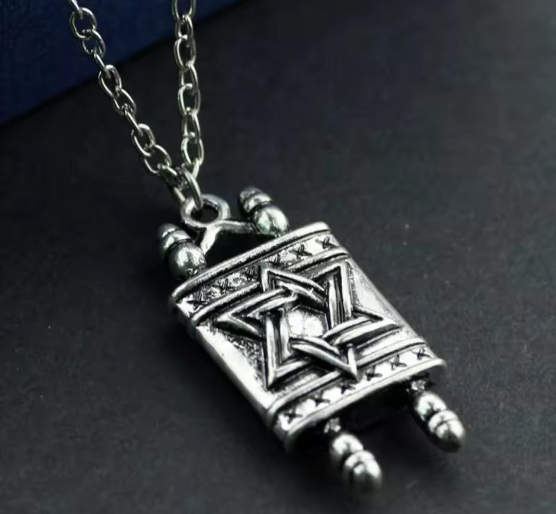 Torah scroll necklace - Image 3