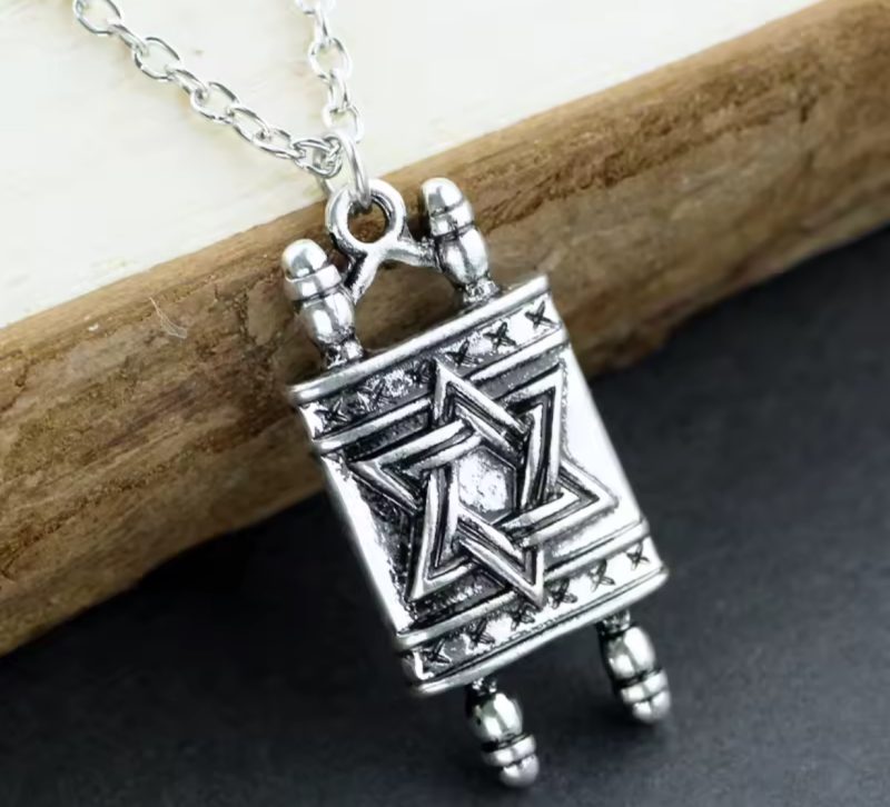 Torah scroll necklace - Image 4